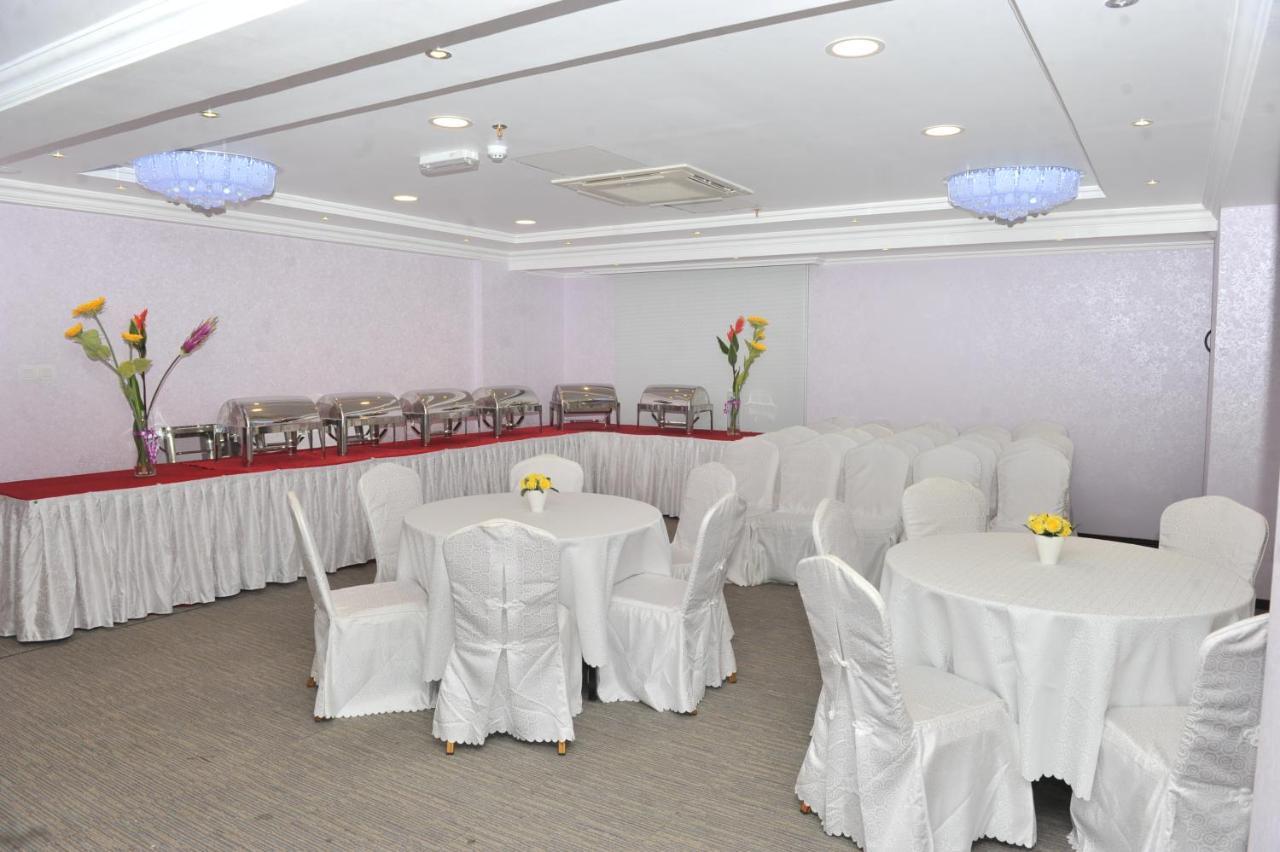 Al Reef Hotel 2*